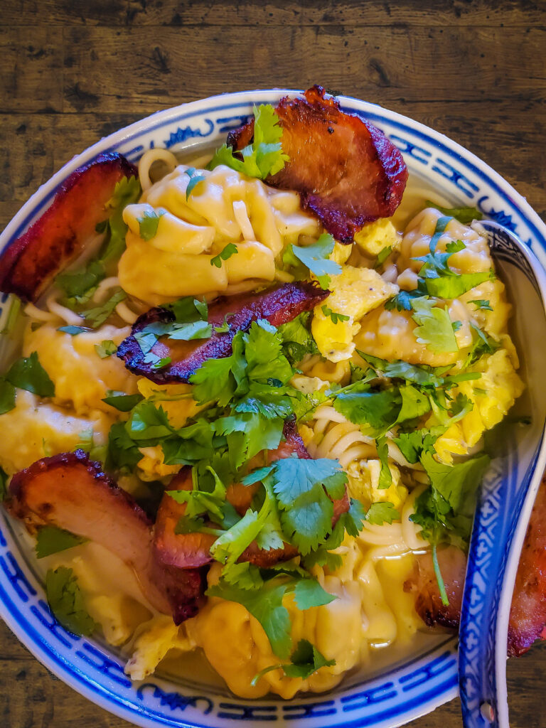 bol de soupe won ton aux épices de spyceez